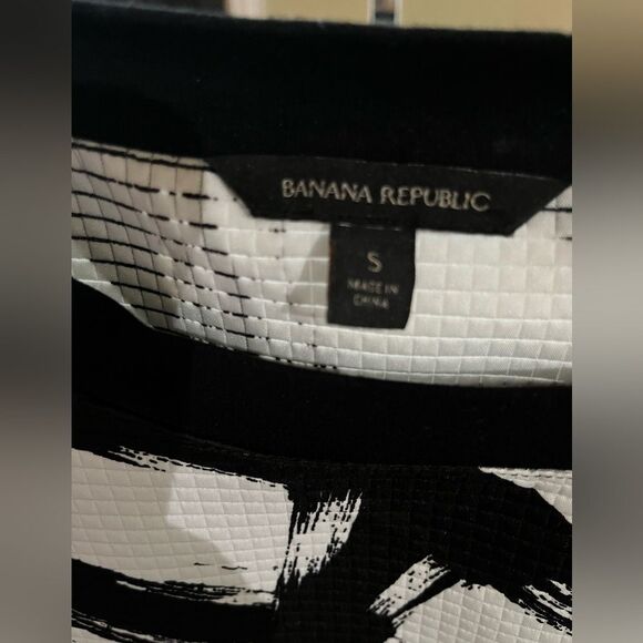 Banana Republic Painterly Print Quilted Top Size Small Black & White - Picture 4 of 6